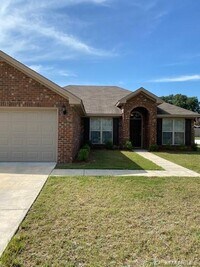 Building Photo - 608 George Dr