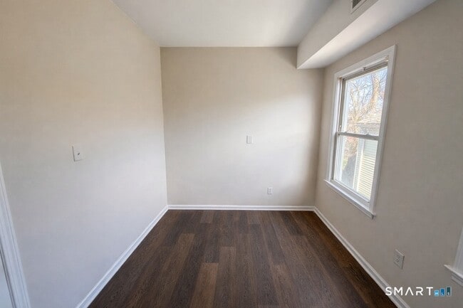 Building Photo - 1132 Hancock Ave