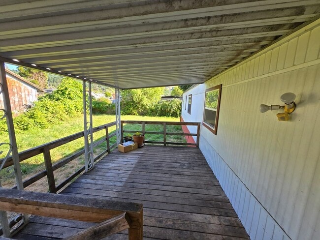 Building Photo - 3bd/2bath Manufactured home Available Now!