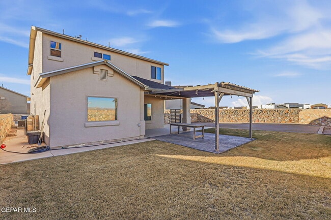 Building Photo - 3328 David Palacio Dr