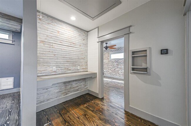 Building Photo - 1306 Tabor St