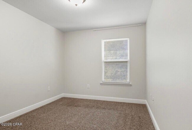 Building Photo - 1881 Pointe Dr