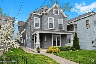 Building Photo - Spacious Home in the Heart of Clifton