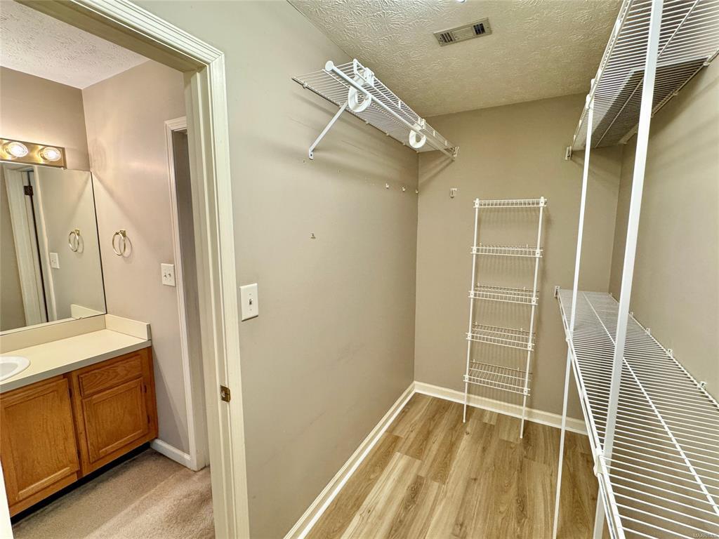 Building Photo - 6008 Woodrun Ct