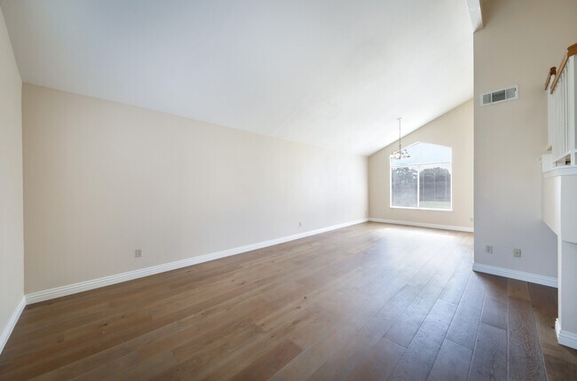 Building Photo - 10205 Single Oak Dr