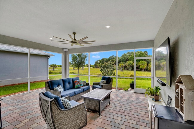 Building Photo - 10281 SW Captiva Dr