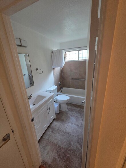 Building Photo - 1916 17th St