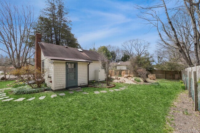 Building Photo - 424 Main St