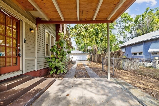 Building Photo - 113 W Powhatan Ave