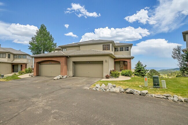 Primary Photo - 556 Ridgeside Dr