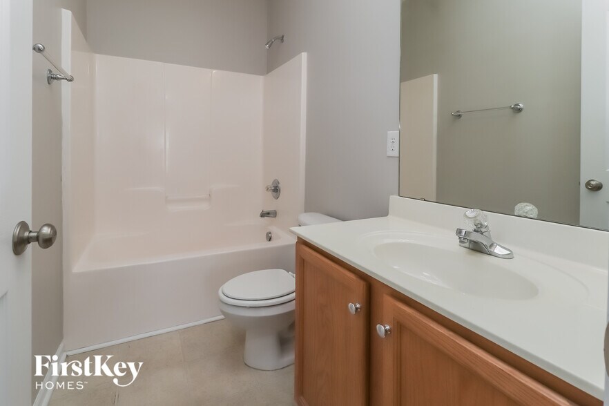 Building Photo - 13828 Connell Green Dr