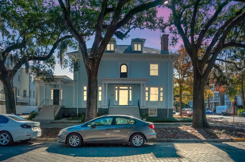 Building Photo - 121 W Hall St