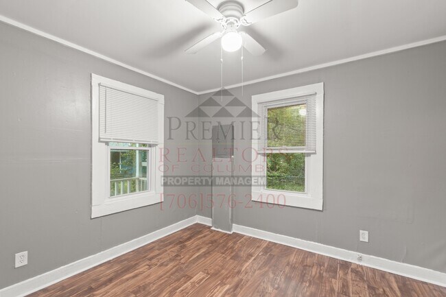 Building Photo - 617 32nd St