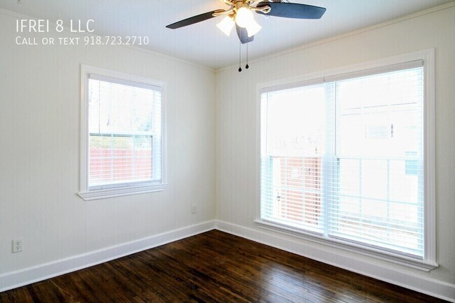 Building Photo - 2865 E Admiral Pl