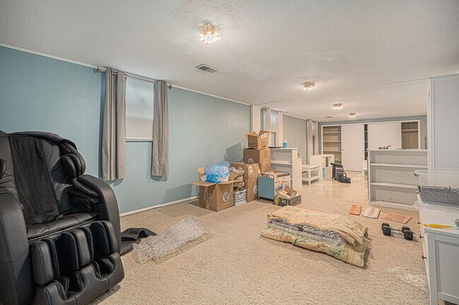 Building Photo - Beautiful 3 Bed 2.5 Single Family Home in ...