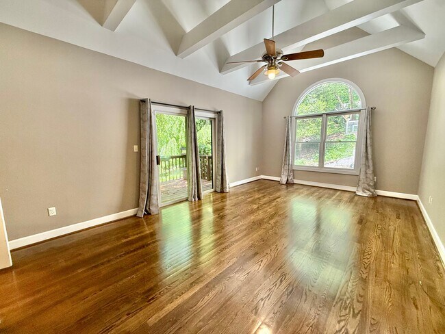 Building Photo - 309 Bullrun Valley Dr