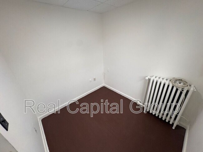 Building Photo - 1345 3rd St