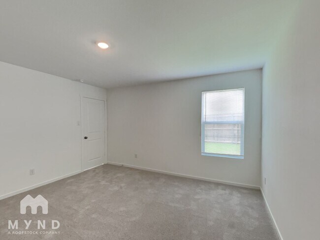 Building Photo - 213 Poplar Pl