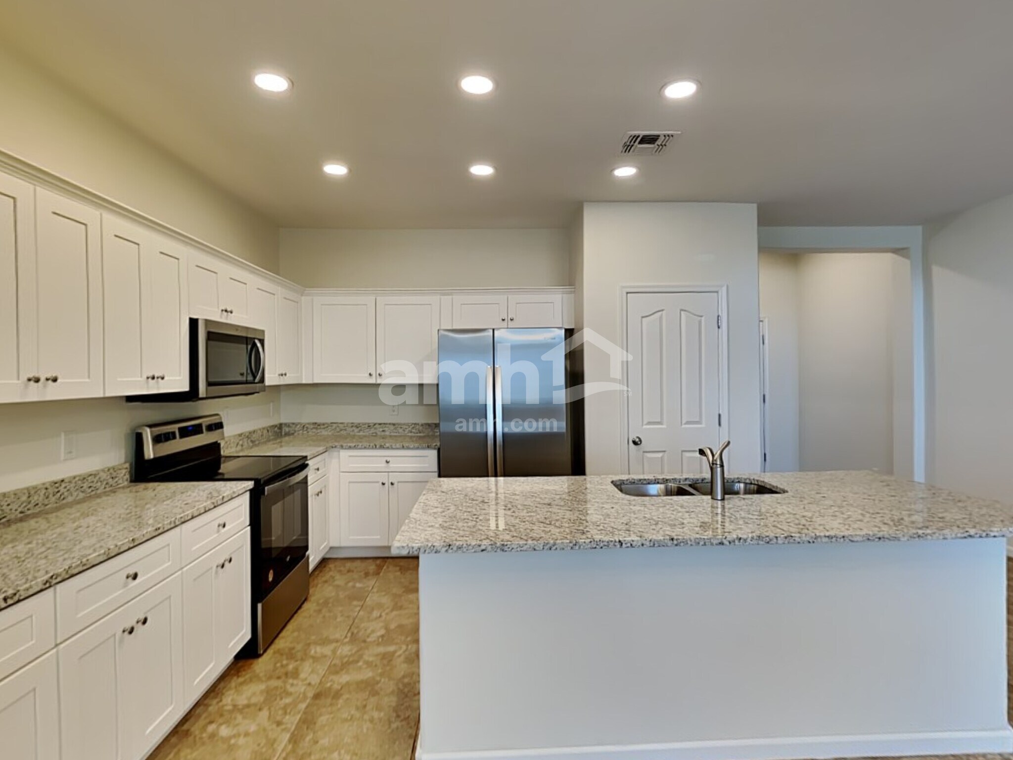 Building Photo - 521 E Harold Dr
