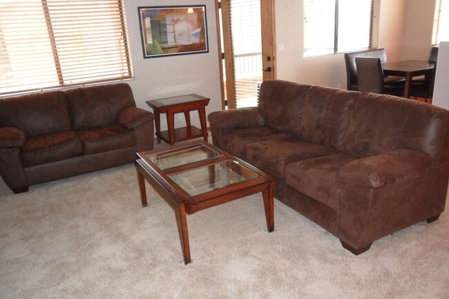 Building Photo - Bison Cove ~ 2 bed / 2 bath