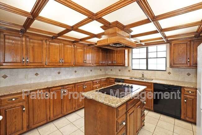 Building Photo - 21 Edgewood Ln