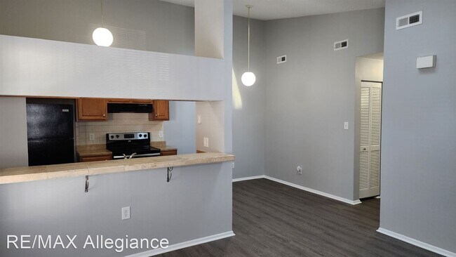 Building Photo - 2 br, 1 bath House - 610 CROWS NEST COURT