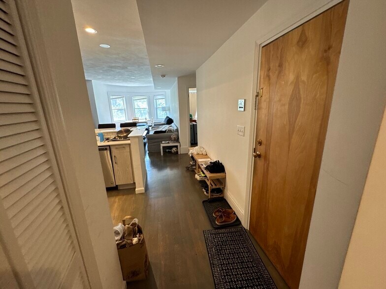 Building Photo - 1414 Beacon St