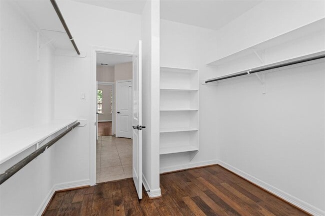 Building Photo - 24015 Richglen Court
