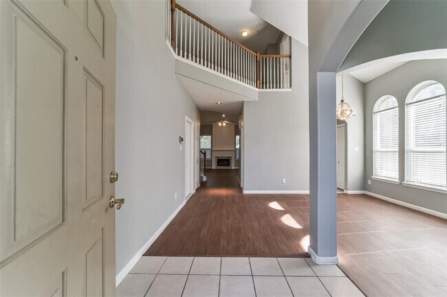 Building Photo - 440 Mystic Trail Loop