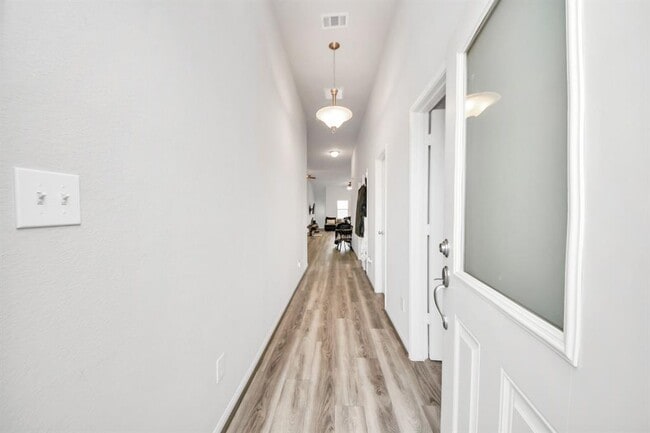 Building Photo - 503 Thunder Cloud Dr