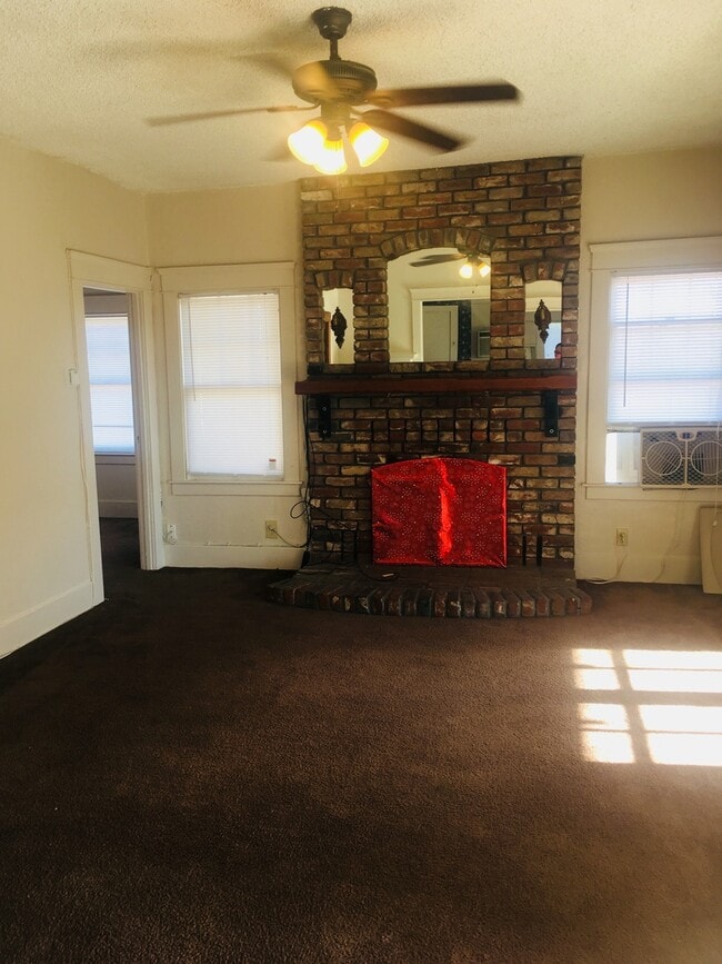 Building Photo - 2-Story Country home!