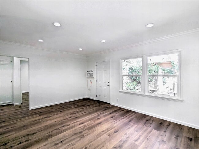 Building Photo - 10931 Whipple St