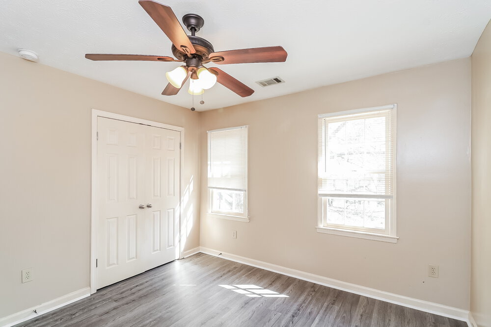 Building Photo - 2481 Meadowglen Trail