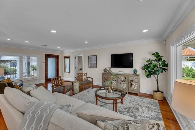 Building Photo - 2840 NE 26th Ct