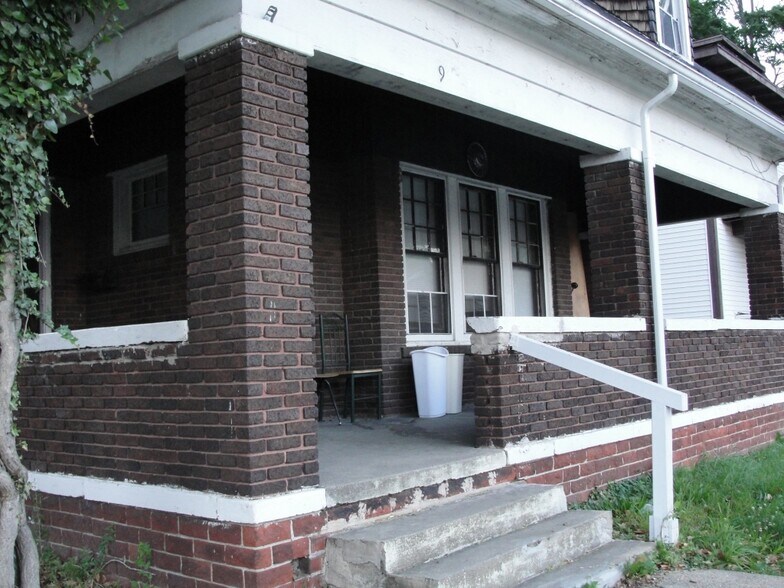 Building Photo - 9 N Salisbury St