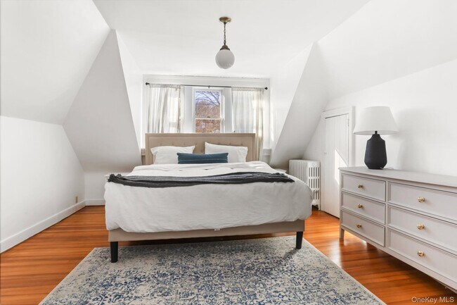 Building Photo - 16 Bedford Rd