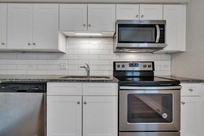 Building Photo - 38 S Waiola Ave