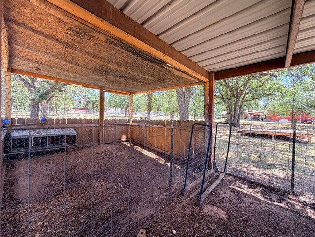 Building Photo - Beautiful 6 bed, 2 bath home in Burleson!