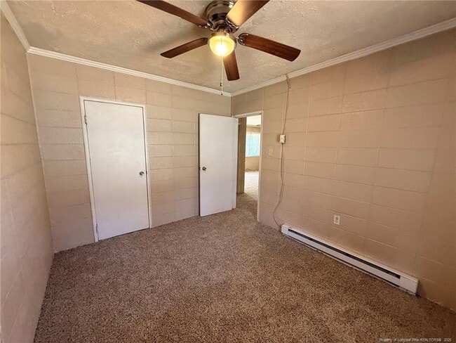 Building Photo - 425 Squirrel St