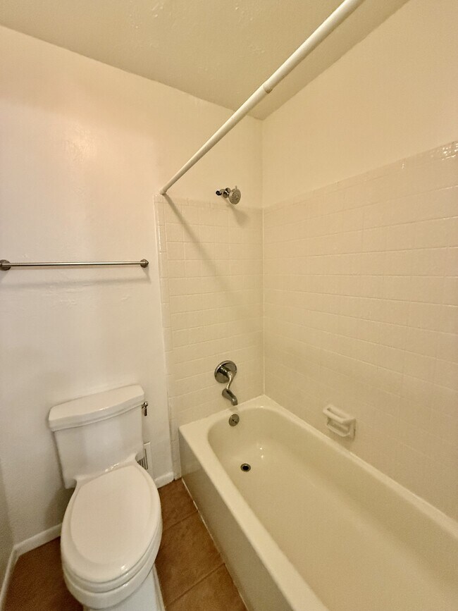 Building Photo - 11152 S Lyndbrook Way