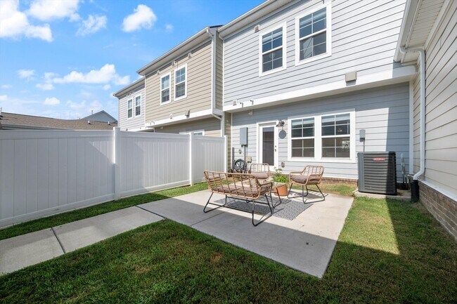 Building Photo - 3255 Tasker Dr