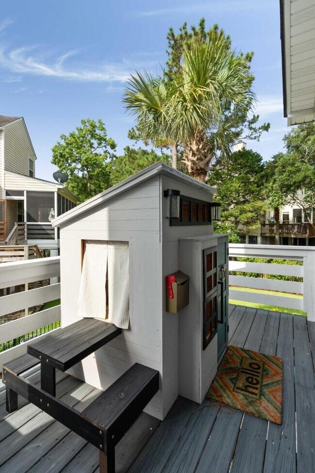 Building Photo - 1353 Black River Dr