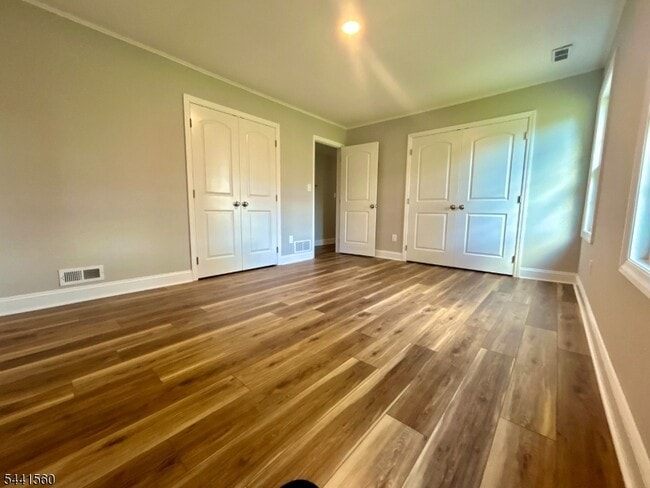 Building Photo - 17 Londonderry Dr