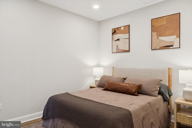 Building Photo - 40 Evergreen Ln