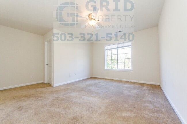 Building Photo - Beautiful 3BR Townhome