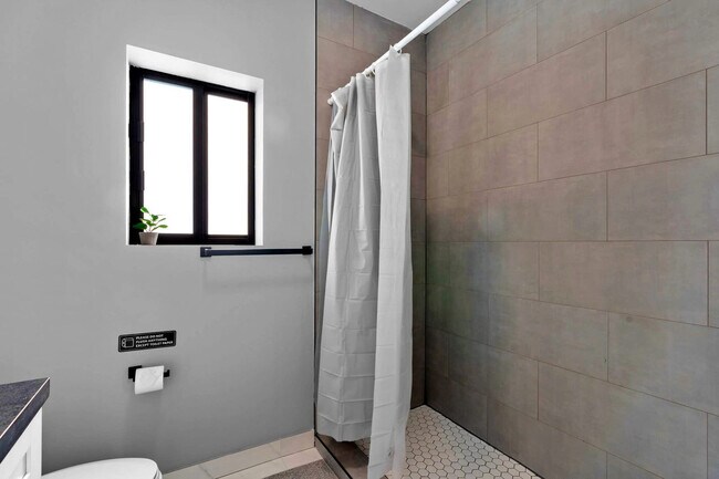 Building Photo - 1540 NW 46th St