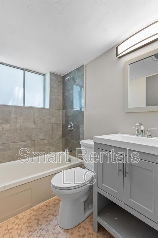 Building Photo - 491 S Holmes Ave