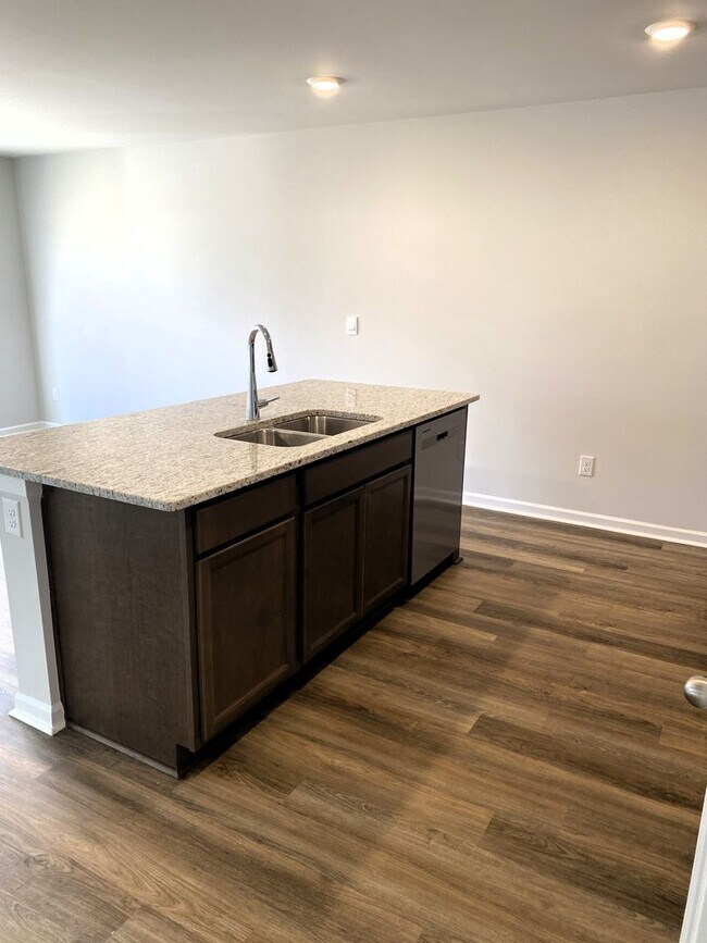 Building Photo - 205 Chubbs Ln