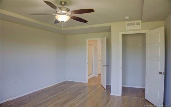 Building Photo - Welcome to this cozy home!