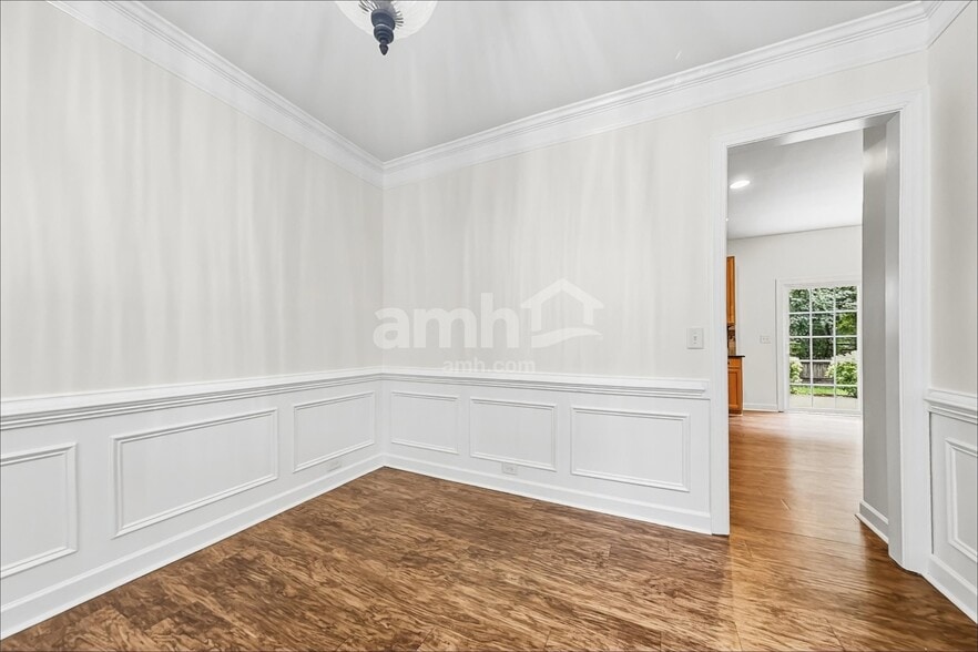Building Photo - 2881 Island Point Dr NW